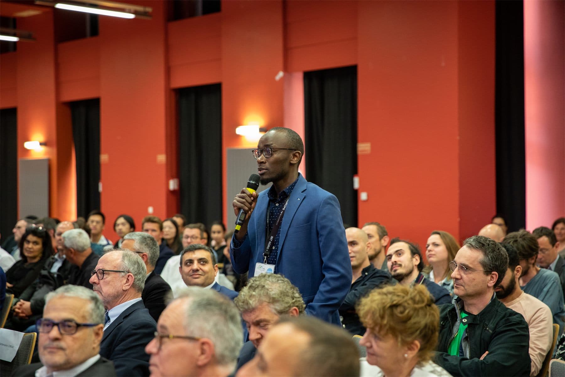 Dr. Mouhamadou Amar dans le hall de l'IMT Nord Europe